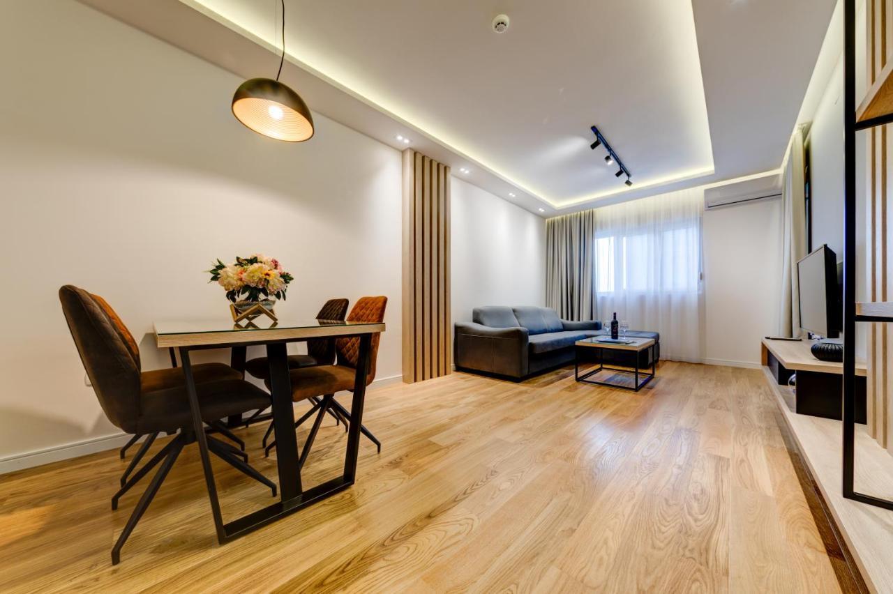 Apart Compliment Podgorica Luaran gambar