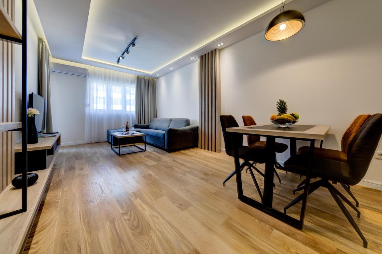 Apart Compliment Podgorica Luaran gambar