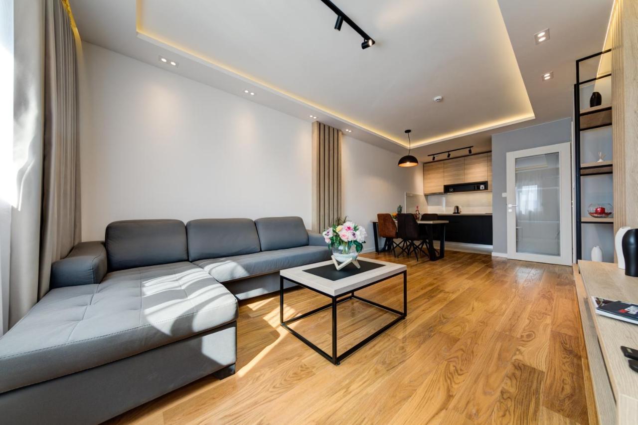 Apart Compliment Podgorica Luaran gambar