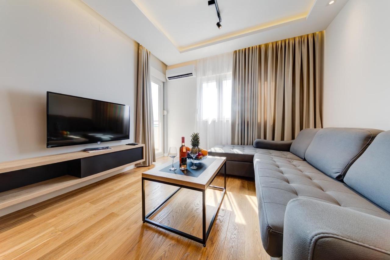 Apart Compliment Podgorica Luaran gambar